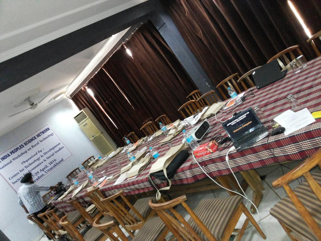 Hotel Saurab Dehradun Exterior foto